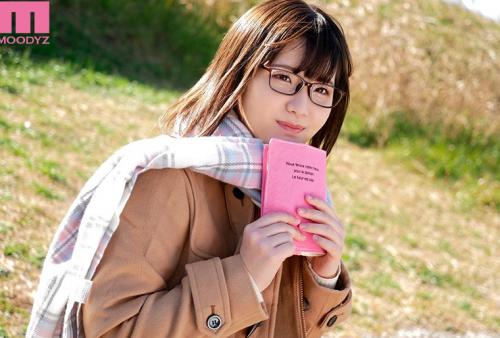 おっぱいはぜったいに隠したい女の子。Aカップ微乳下半身はムチムチ豊満美少女AVデビュー 河合陽菜