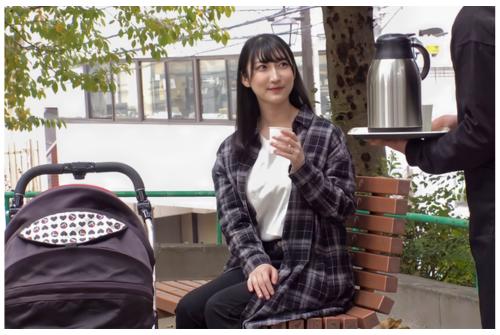 【産後処女ママレイプ】ベビーカーを押すママの美尻を付け狙いドリンクの試飲を装って興奮剤を飲ませヤリハメる！