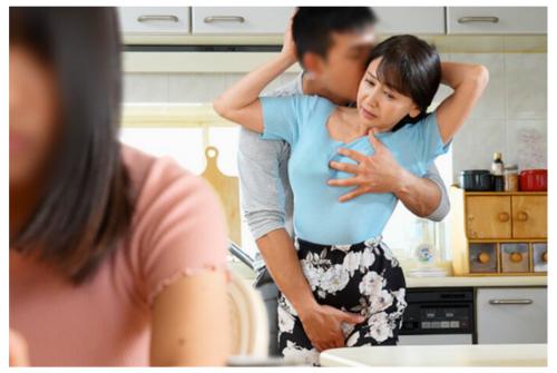 【美しい姑】『たまらないよッ‥お義母さん‥』罪悪感に苛まれながらも娘婿に抱かれてしまう不埒な還暦マダム！