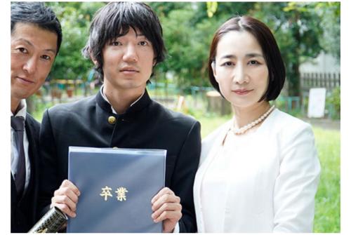 《瀬尾礼子》進学を控えた息子の万引きの代償に男性教師たちの専用肉オナホを受け入れ羞恥と奉仕にメス堕ちする淫乱熟母！