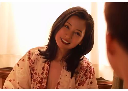 《月野ゆりね》美しい叔母に媚薬を盛り理性を失わせ従順な肉便器へ堕とし欲望の限りを尽くす！
