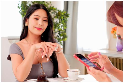 【人妻不倫】エッチなママ友に誘われマッチングアプリで若い男の子をGETし情事に耽る甘サド調教セックス！