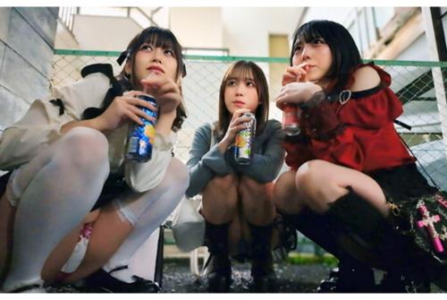 【地雷系女子×調教】立場逆転、怒涛のデカチン説教ピストンで生意気地雷系女子グループを潔癖症オジが理解らせセックス！