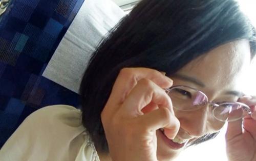 メガネが似合う愛人とのワクワク不倫温泉旅行！ｗ普段とは違う雰囲気に解放的になり性欲もおっぴろげｗ