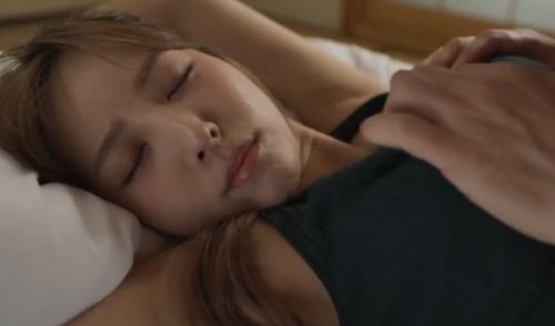 くそエロイ息子の嫁に睡眠薬を飲ませて寝かせたらあとはやりたい放題ｗ淫乱ま〇こに極太肉棒突っ込んで性欲解消ｗ