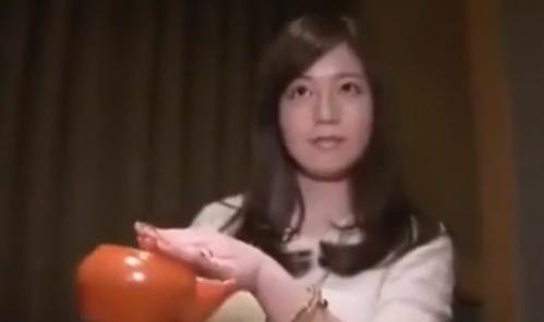 他人妻を温泉旅行に連れて行って誰もしらない場所でイチャイチャ濃密不倫SEX!!