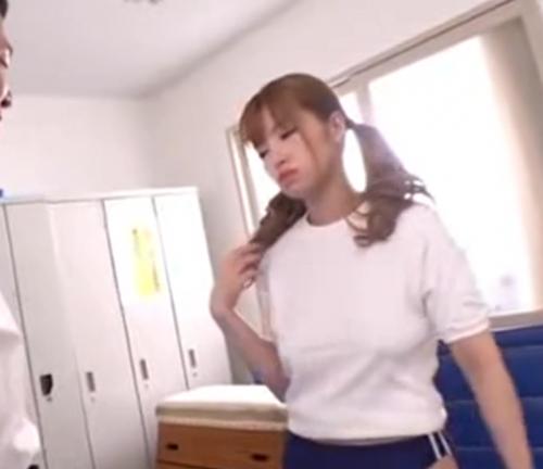 同じ学年の有名な巨乳GALは誰とでもヤルただのヤリマンビッチだった！ｗお言葉に甘えて勃起ちんぽを挿入しちゃうｗ