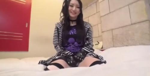 バンドマンのファン漁りｗバンギャは総じて尻軽女！