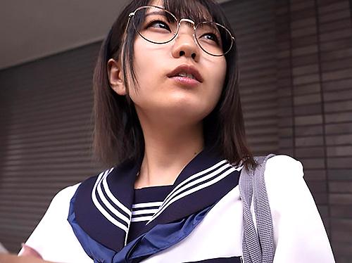 日泉舞香 家庭教師から媚薬入り紅茶を飲まされて犯されるメガネ制服JK