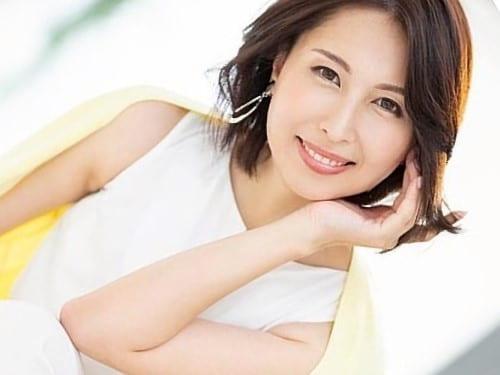 【佐田茉莉子】いつまでも輝き続けたいという願望を夢見る美熟女が艶美な肉体と開放的で情熱的なセックスを露にして。。。