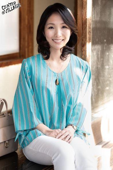 【川嶋穂花】初めてのAV出演にドキドキしちゃってる三十路の美人妻さん