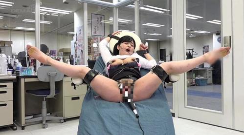 【企画】女の子がおマンコに10万回転の電マを押し付けられたらどうなってしまうのかご覧ください