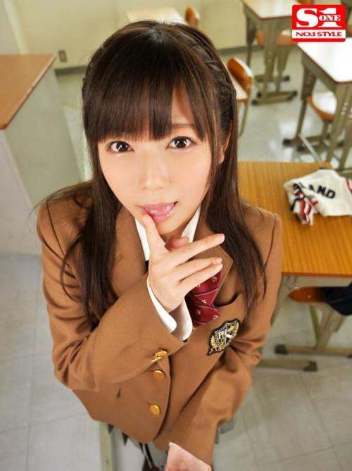 【羽咲みはる】小悪魔系の可愛い女子高生さんに教室の中で肉棒をしゃぶってもらう男の目線をお楽しみください