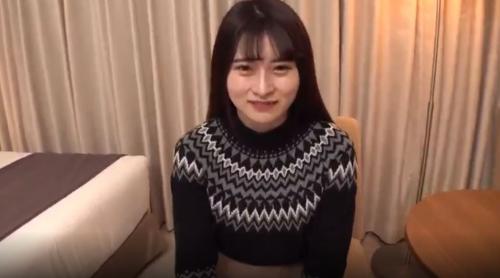 【企画】お金につられて男のザーメンを顔面で受け止めてうっとりした表情を浮かべる女の子さん