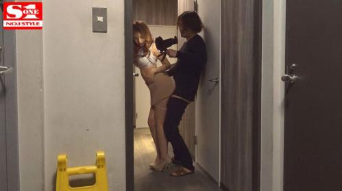 【三上悠亜】いくらAV女優さんでもいきなり男に犯されたらびっくりしますよね