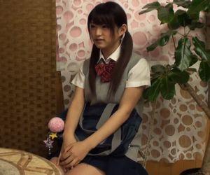奇麗になりたくてエステに来た美人な高校生が断れずに悪徳マッサージ師に犯される