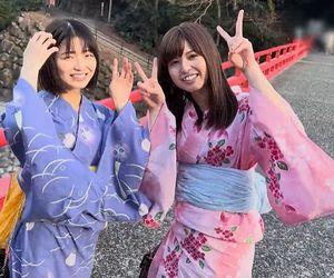 浴衣姿の美少女と旅館で4Pセックス。浴衣をはだけさせてバックピストンで感じまくる