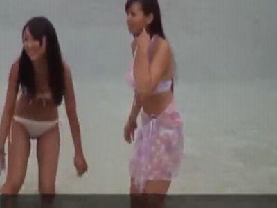 海でナンパしたきれいなお姉さんと乱交。野外で乱れまくりのセックス