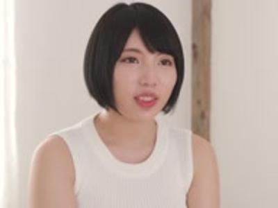 魅力的なグラドル娘がセクシー女優に転身。エッチな姿が見れちゃいます