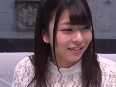 『えっえっ。』いきなりチンポを入れられパニック状態。即ハメされた美人な女子大生がだんだんと快感を覚えていく