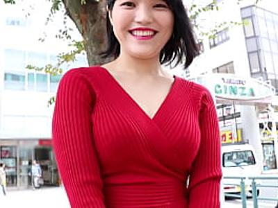 28歳の専業主婦がAV出演。旦那とは違う男優の激しい手マンでエッチな女の顔になります