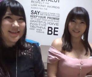 爆乳と巨乳なOLと宅飲みからの乱交4Pセックス。大きなおっぱいが好きな人におすすめ