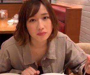 魅力的な女子大生とデート。洋服買ってあげたらテンション上がってホテルに連れ込みハメ撮りしちゃった