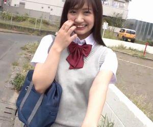 家庭教師の先生と勉強そっちのけで中出しセックスしちゃう女子高生。勉強より性に興味津々なお年頃