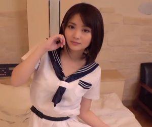 可愛いコスプレイヤーとラブホで個人的に撮影会。エロすぎる衣装に着替えてエッチなムードになってハメ撮りしちゃう