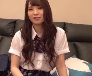 ヤリマン女子高生がおやじ援交セックス。おやじに責められてパンツをぐっしょり濡らして感じちゃう