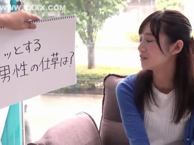 「いや～」インタビュー中の素敵な女子大生のパンツをズラして無許可で即ハメ。パニック状態でピストンされちゃう