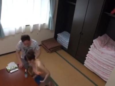 スケベな体の水着美女と激しくセックス！立ちバックピストンでアヘ顔になる