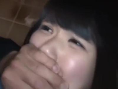『やめて～』服屋で働いている美女を仕事中に襲う　嫌がりながらもだんだんと気持ちよくなってしまう