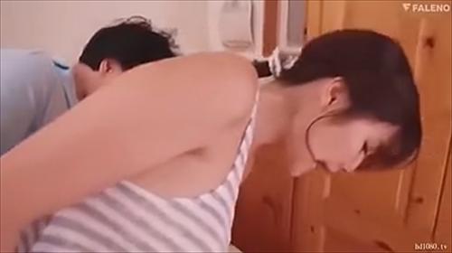 男性の情熱をかき立てる言葉と肉体からの魅力で、積極的な性行為を促進する。