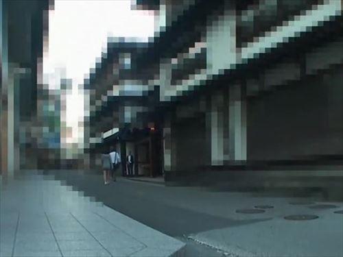 彼は真実を確認しようとして温泉に赴いたが、その中で見つけることはできなかった。
