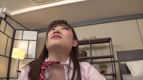 美少女の巨乳で男を誘惑し、金を貢がせて性行為で搾取
