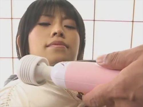 昼下がりの自宅で、レスの不満を抱えた巨乳の女性が、バイブで興奮し、ネトラレで快楽に溺れる