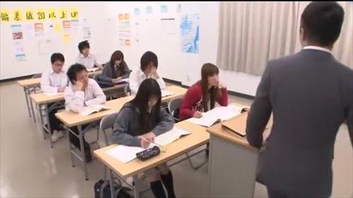 少女は謝罪し、久しぶりに腹を割って話した。その結果、恋に落ち、結婚する運命になった
