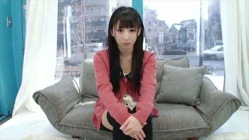年老いた姿の女優がカー付きボクサーパンツ越しに手コキと口での愛撫