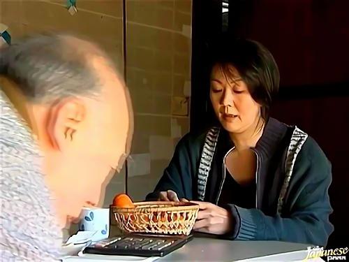 なぜなら妻は、すべての男を妖艶に魅了するセックスの小悪魔だからだ、体中の毛穴から染み出す甘いフェロモンの匂い、ああ、彼女とセックスしたい、ヤリたい、ヤリたい、ヤリたい！