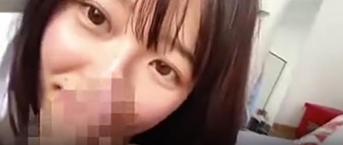 初心入門撮影、まだ寝転がっているけれど勃起しているからフェラする。