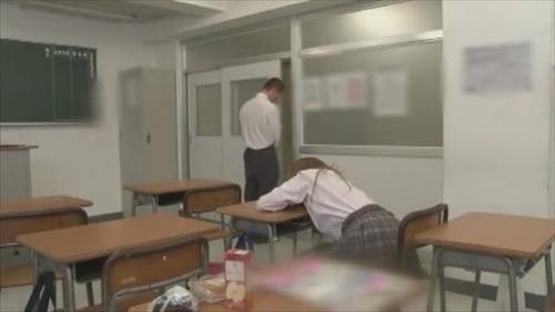 上流階級の若者の弱点を理解し、彼らの狙いを把握する最善の方法は、彼らに加えられた暴力行為に立ち返ることです。