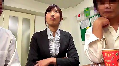 最初はカメラに夢中だった彼女たちだが、すぐに久しぶりらしくエロモードに突入、カメラでいじられ！