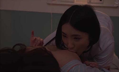 とある病院の看護師さんは、いつものことながら白ズボンから下着を透けさせている。入院生活が長引いているせいで、そんな透けパンで不覚に！