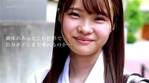 中華そば屋でアルバイトをする19歳の松本いちかがビデオデビュー、恥ずかしそうな仕草が素人感を漂わせる、敏感で滑らかなアソコはエッチで美味しい成分たっぷり、初めての絶頂！