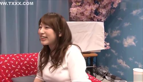 『ちなみん』花見で泥酔した大学生たちが、500回のピストンを我慢できたら賞金100万円というマジックミラー号でのローション素股レクリエーション！