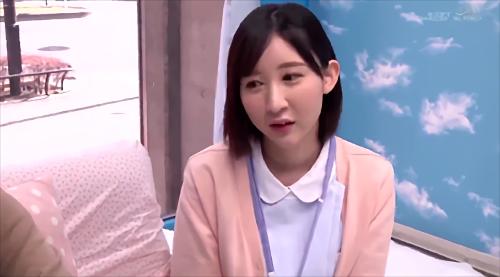 『看護師』Gカップオーバーの巨乳ナースたちが、童貞たちのひとりエッチを手伝い、目の前でオナニー！服の上からでもわかるほど大きなバストに、チン！