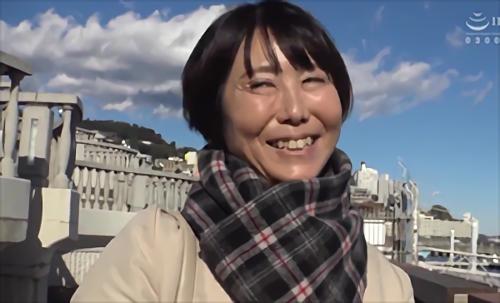 『脱衣所』互いの肉体に情欲をぶつけ喜びに溺れる男女ツーショットの温泉トラベル…。真知子（仮）45歳。「夫とは子供産んでから何年もHレスだから！