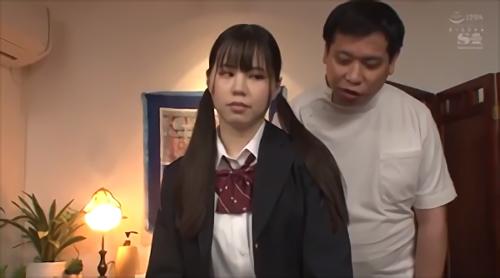 『山崎水愛』母と一緒に施術を受けに行くこと、お店に行くとなんだか目つきが怪しいスタッフ、少し怖かったけど肩や脚を指圧してもらい、オッサンの手は！