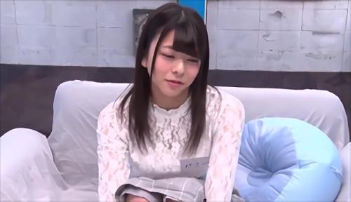 『美女』素人女子大生がマジックミラー号に乗る！最初は驚いていた女子大生たちだったが、巨根には敵わず、すぐに大きな喘ぎ声を上げ始める！敏感な！